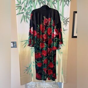 Roses are Red Velvet Swan Kimono 2.0